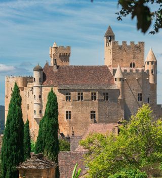 Châteaux forts et forteresses de la vallée de la Dordogne