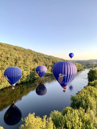 Vol en montgolfière au-dessus des châteaux de Dordogne
